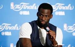 Draymond Green accueille le rookie Jordan Bell à sa manière