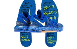 Nike : Kevin Durant répond aux critiques avec un coloris Finals de la KD X