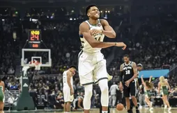 Giannis Antetokounmpo trop fort pour les Spurs