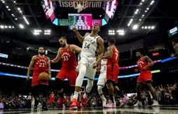 En patron, Giannis Antetokounmpo repousse le braquage des Raptors