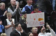 Les Cavaliers, fans de séries