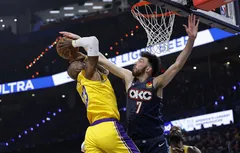 Malgré le réveil d’Austin Reaves, les Lakers chutent encore à OKC