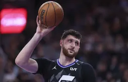 Jusuf Nurkic entre dans l’histoire dans une très lourde défaite