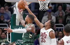 Après son tir décisif, Donovan Mitchell remercie Isaac Okoro