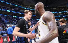 Cooper Flagg (45 points) remporte son duel de folie avec LeBron James !