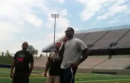 Apparition surprise de LeBron James à Akron