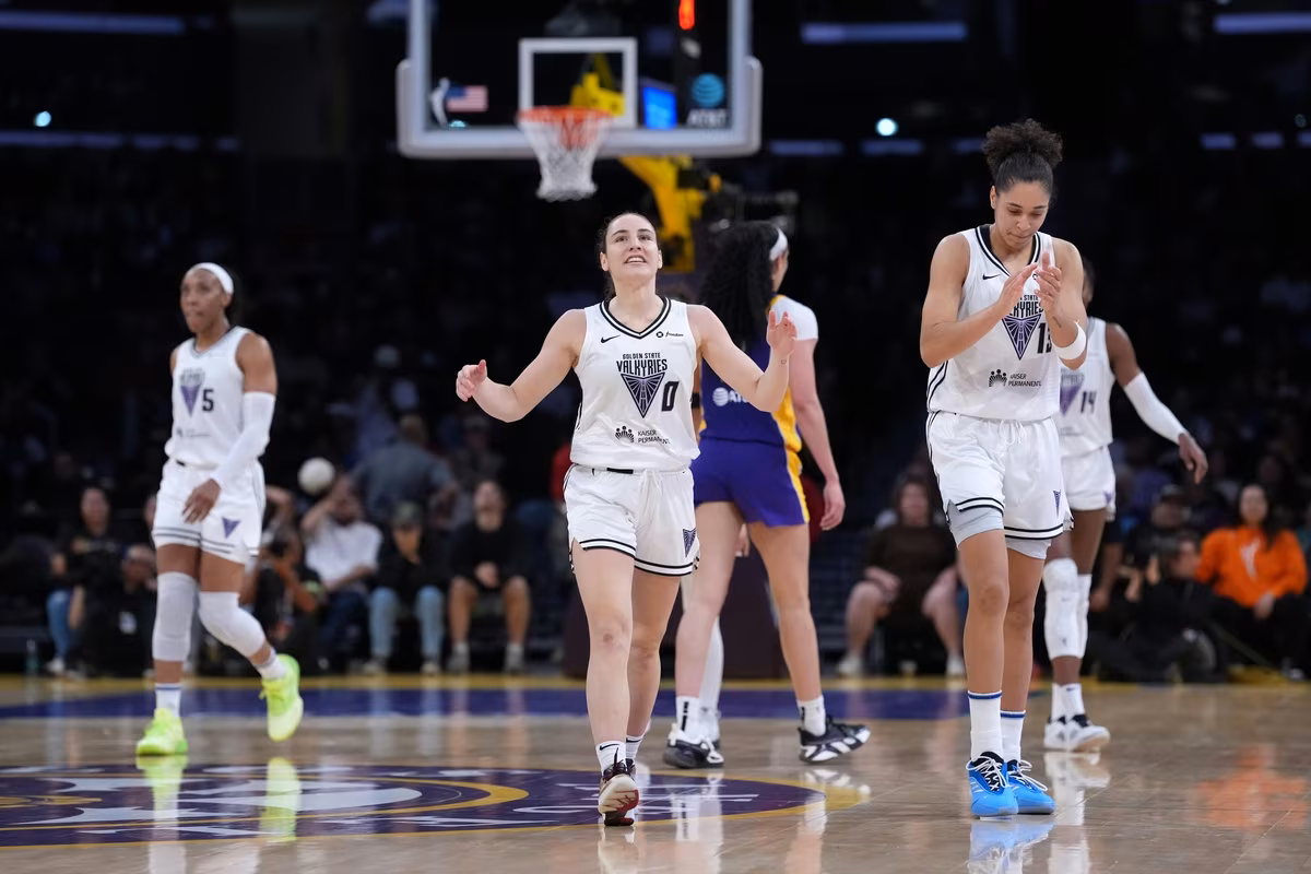 Carla Leite et Janelle Salaün avec les Golden State Valkyries
