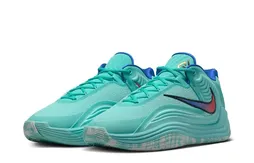 Une touche « Light Aqua » sur la Giannis Freak 7