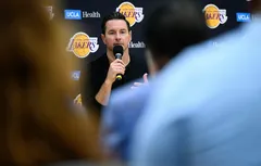 Pour progresser, JJ Redick discute avec Tom Brady… et ChatGPT