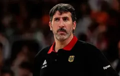 Alex Mumbru est enfin rentré chez lui