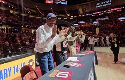 Larry Nance, juge d’un superbe concours de dunks à la mi-temps de Cavs – Hawks