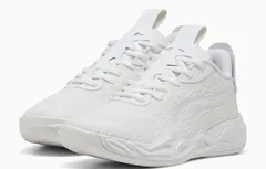 La MB.04 Low “Triple White” débarque en France