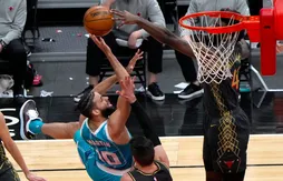 Le collectif des Bulls domine les Hornets pour rester dans la course au “play-in”