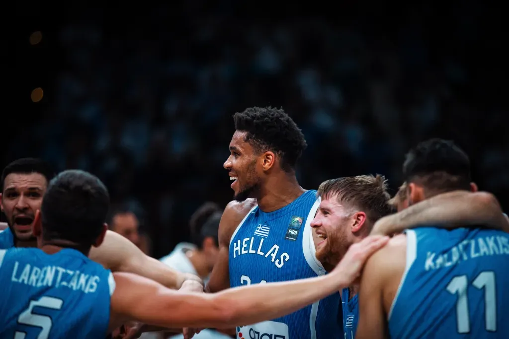 Giannis Antetokounmpo avec la Grèce