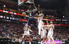 DeAndre Jordan a encore les jambes pour écraser les cercles