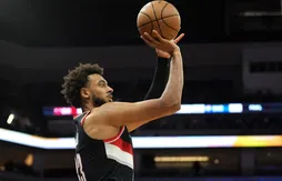 Les Blazers gardent Olivier Sarr