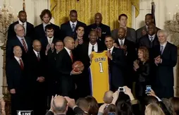 La photo du soir : une recrue prestigieuse aux Lakers