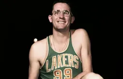 Les Lakers ont retiré le maillot de leur première star, George Mikan