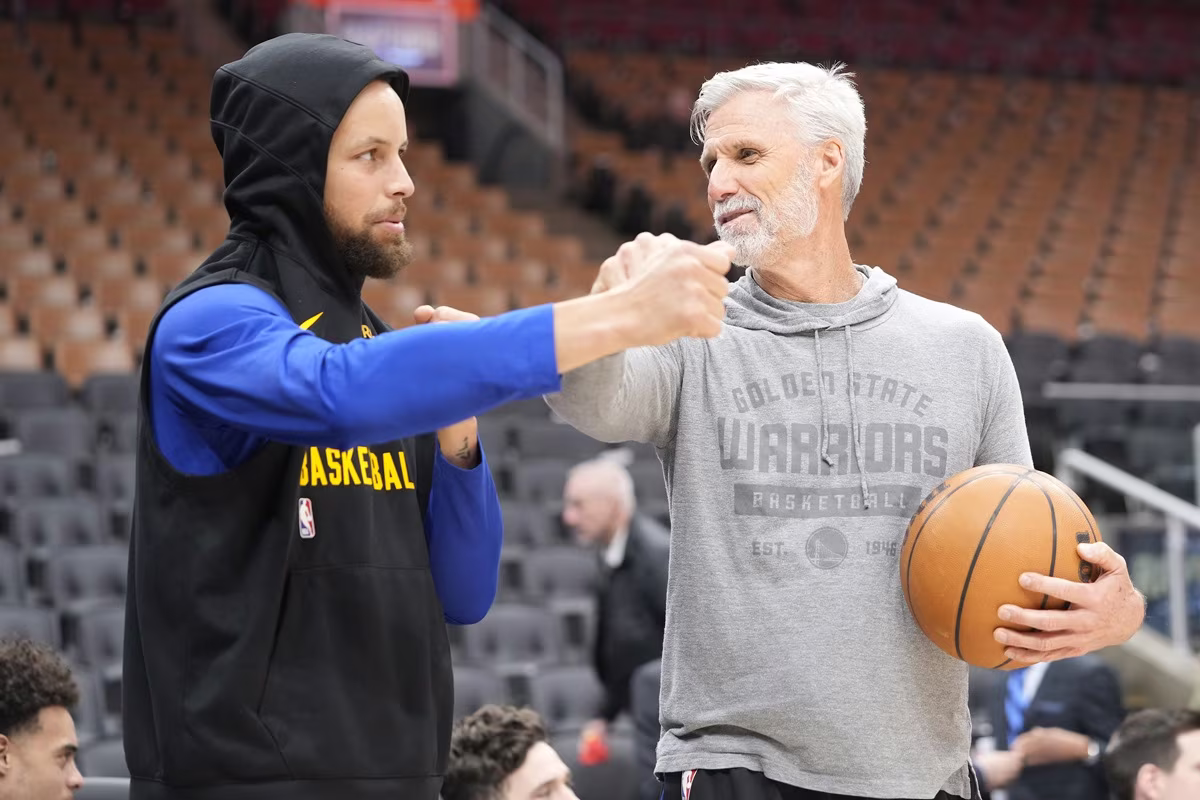 Stephen Curry et Bruce Fraser