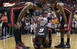 L’image de la nuit : LeBron James K.O.
