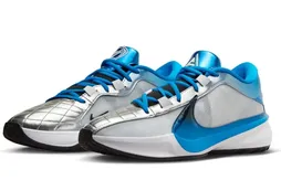 La Zoom Freak 5 brille pour son retour