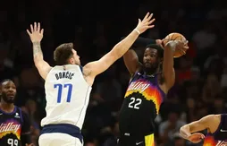 Les Suns et les Mavs ont discuté d’un transfert de Deandre Ayton…