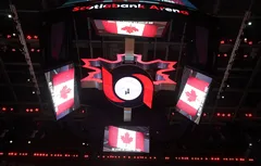 L’hymne américain sifflé par le public des Raptors