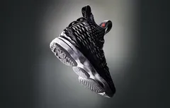 Nike : la nouvelle LeBron 15 sous toutes les coutures
