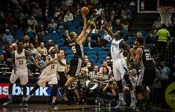 Tony Parker touché à la cuisse