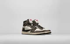 Swoosh retournée et poche : voilà la Air Jordan 1 de Travis Scott