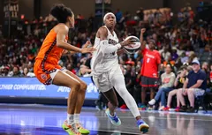 Rhyne Howard (36 points) fait plier Connecticut