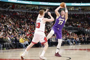 Luka Doncic fait la totale aux Bulls