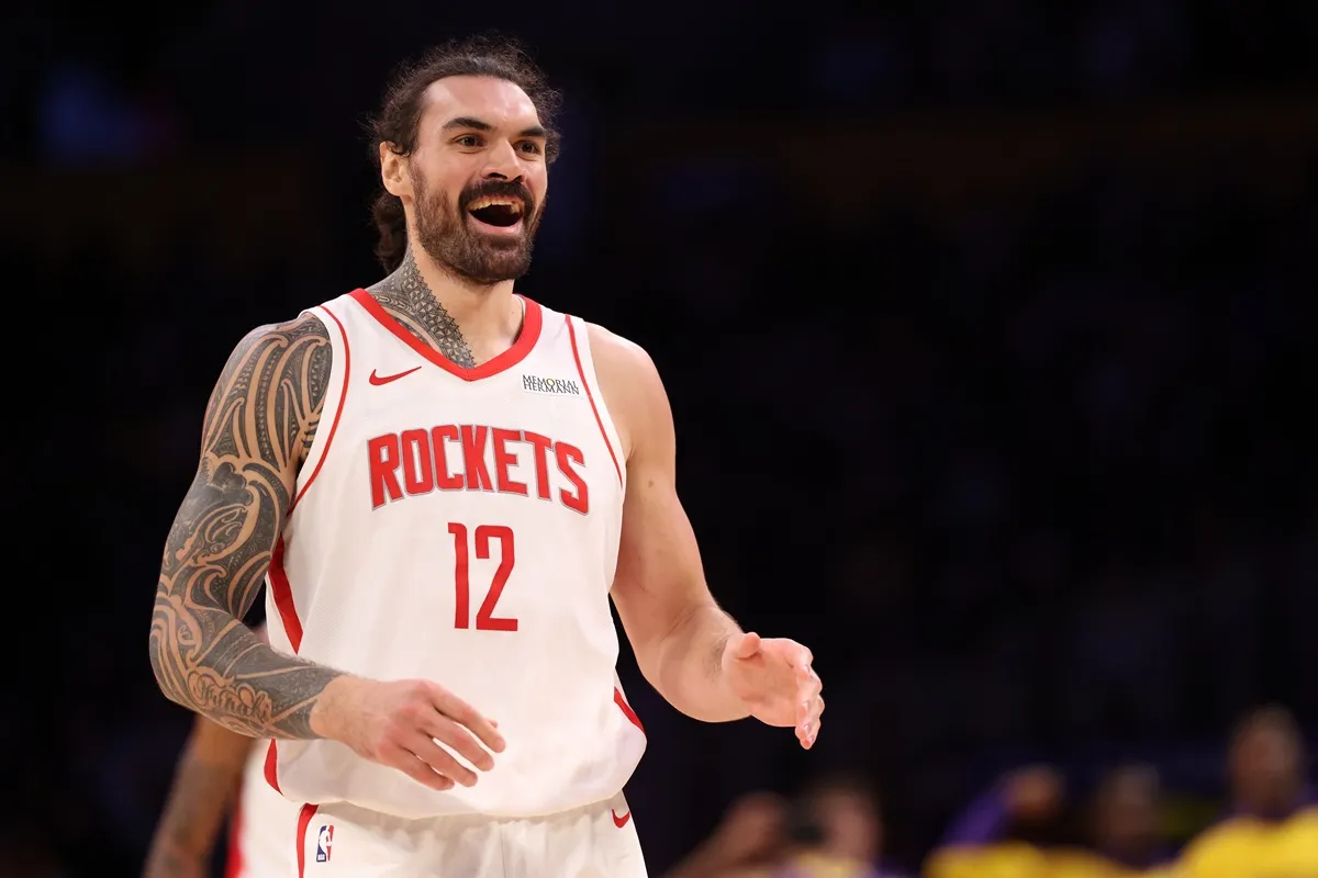 Steven Adams avec les Rockets