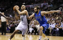 Tony Parker et les Spurs explosent Dallas pour passer le premier tour