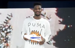 Deandre Ayton prolonge… avec Puma