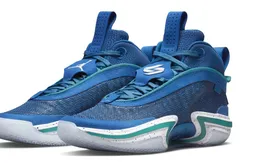 Luka Doncic “fier” de dévoiler son logo personnel sur ses nouvelles chaussures