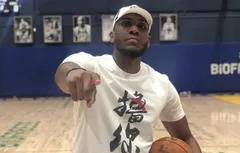 Kevon Looney rejoint Klay Thompson chez Anta
