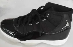La Air Jordan 11 en noir et blanc pour les fêtes