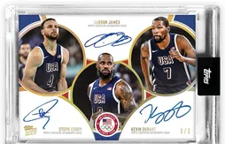 Une carte collector avec les signatures de LeBron James, Stephen Curry et Kevin Durant