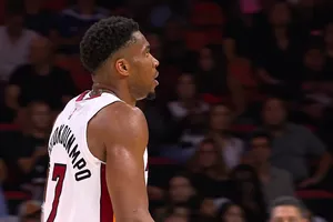 Giannis Antetokounmpo frôle le triple-double face aux Nets