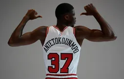 Kostas Antetokounmpo convertit l’essai à Chicago