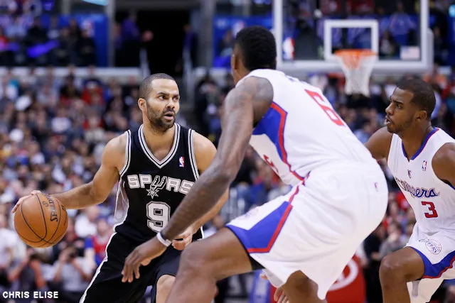 Tony Parker pris dans la tenaille