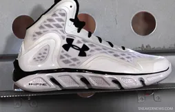 Under Armour présente officiellement la Spine et la Charge