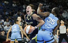 Un triple-double pour Jessica Shepard et les Wings passent la troisième contre Chicago
