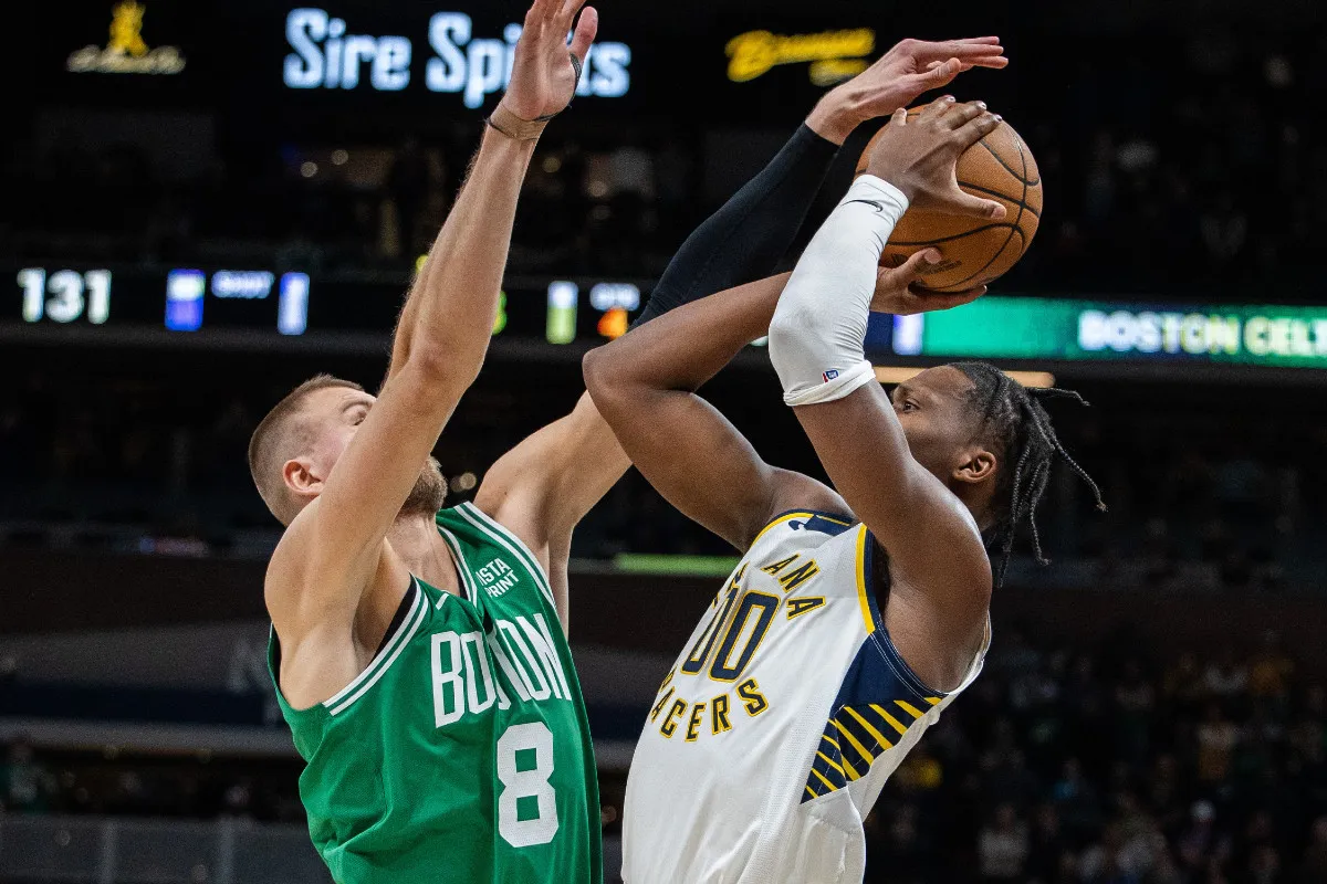 Kristaps Porzingis et Bennedic Mathurin