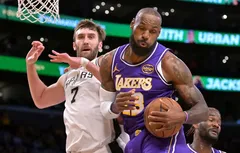 Luke Kornet parodie les rumeurs sur LeBron James avec un message vocal « fuité »