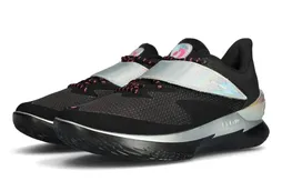 Une touche Spurs sur la Curry Fox 1 GMR