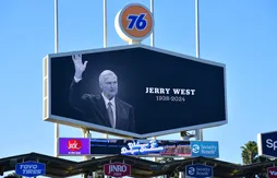 Les Warriors dévoilent leur hommage à Jerry West