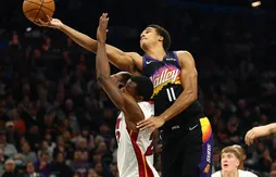 Sans Devin Booker, les Suns cherchent des solutions offensives