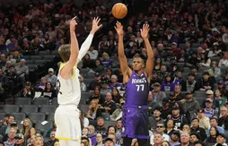 Orlando Robinson rebondit aux Raptors